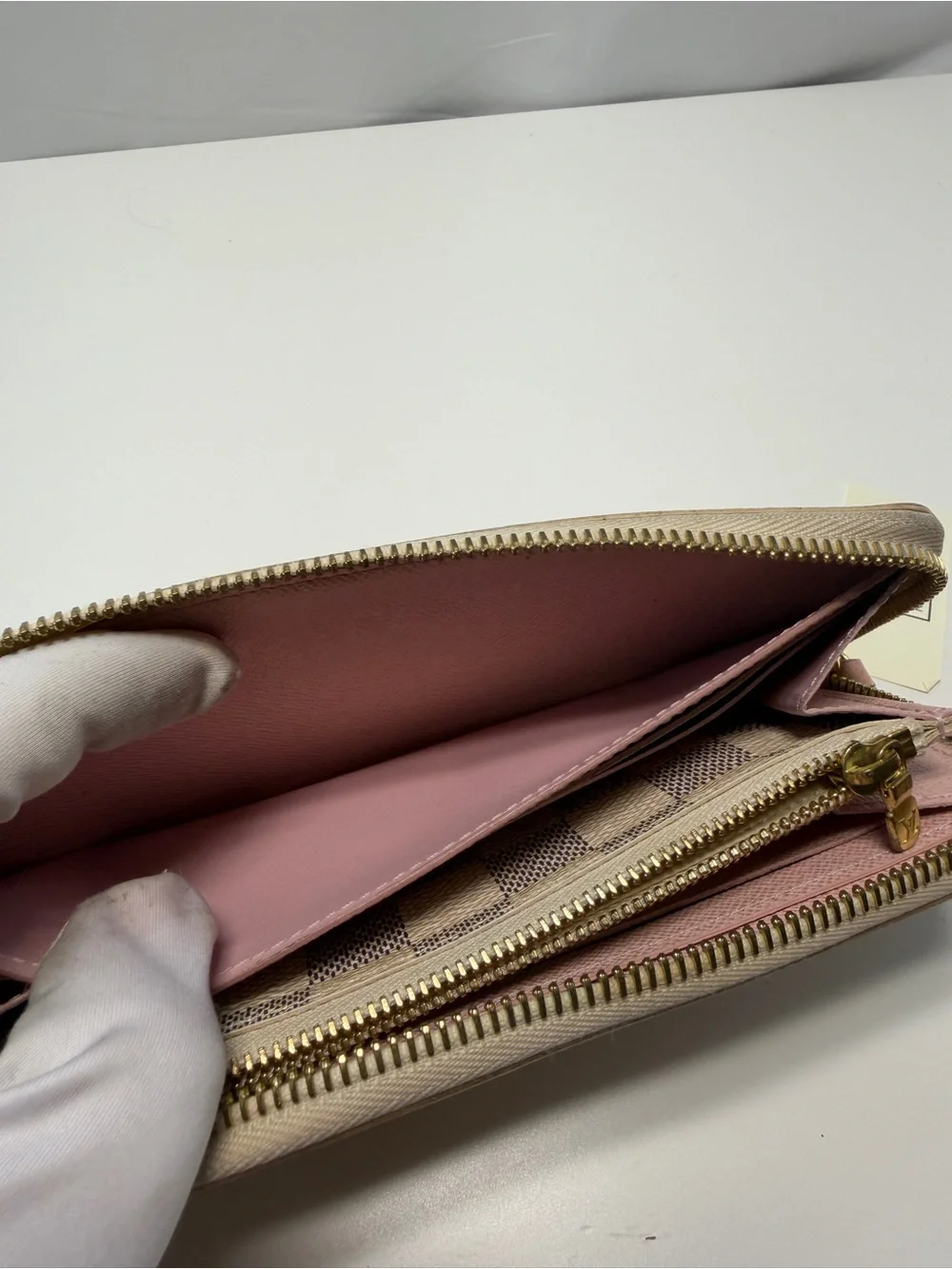 Louis Vuitton elegant zip